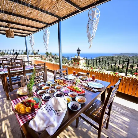 Zuhre Cafe Bed & Breakfast Demre